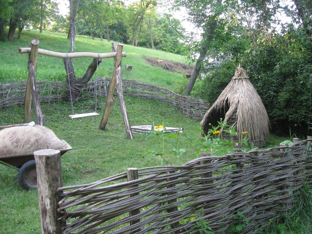 Maliovnytsya Pension Dybintsy Buitenkant foto